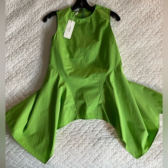 AKRIS punto lime/grass green peplum sleeveless top Sz 2